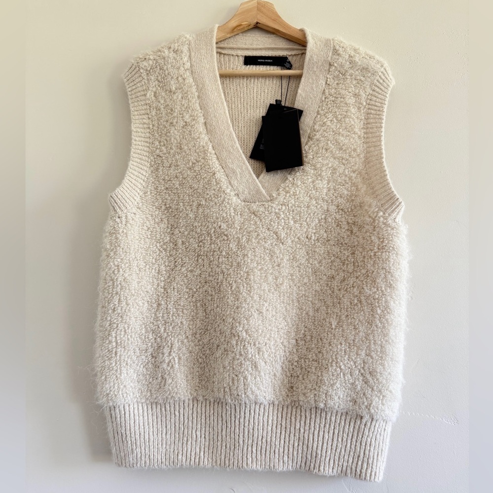 Vero Moda Black V-Neck Vest Vero Moda Loopi Fuzzy Sweater Vest size S